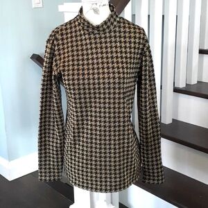 Studio Hand black and gold houndstooth mock neck 🎁